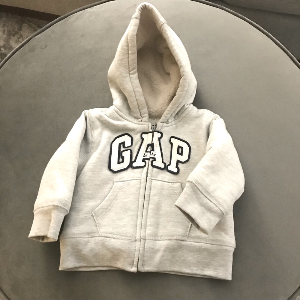 BabyGap sweatshirt hoodie jacket in size 6-12